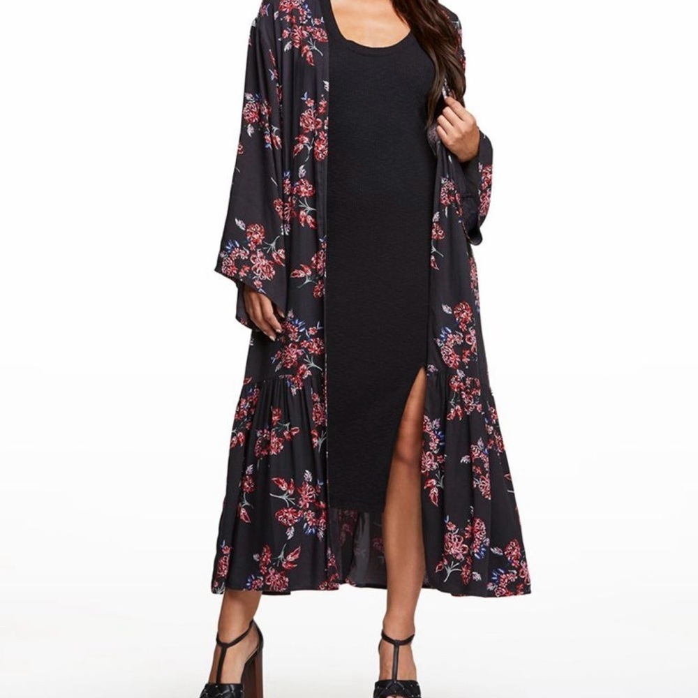 Jessica Simpson Women’s Viscose Line Black Floral boho Kimono Size L